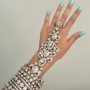 Hand-Jewelry-For-Bride wedding accessories