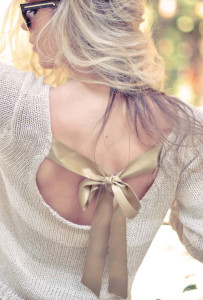 Pretty-DIY-Bow-Sweater-In-the-Back-