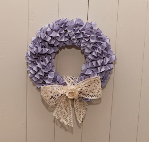 calling-all-diy-brides-heres-how-to-make-a-wedding-wreath-decoration-