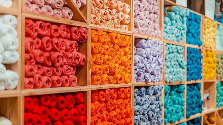 Men's Lightweight Knitwear Styles for Summer - Colorful Wool